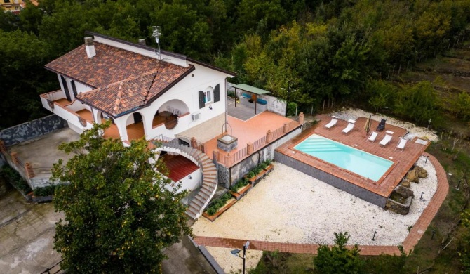 Tenuta Carbone - Con piscina e parcheggio privato