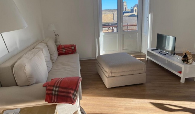 SUNNY Central bright apt, historical living Matera