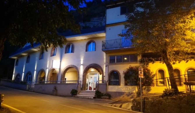 Hotel Ristorante Farese