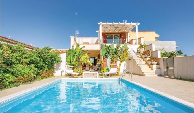 Stunning home in Menfi -AG- with 3 Bedrooms, WiFi and Outdoor swimming pool