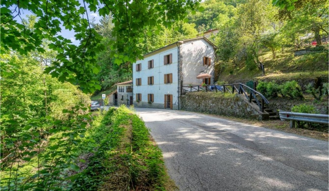 Stunning home in Migliorini with WiFi and 3 Bedrooms