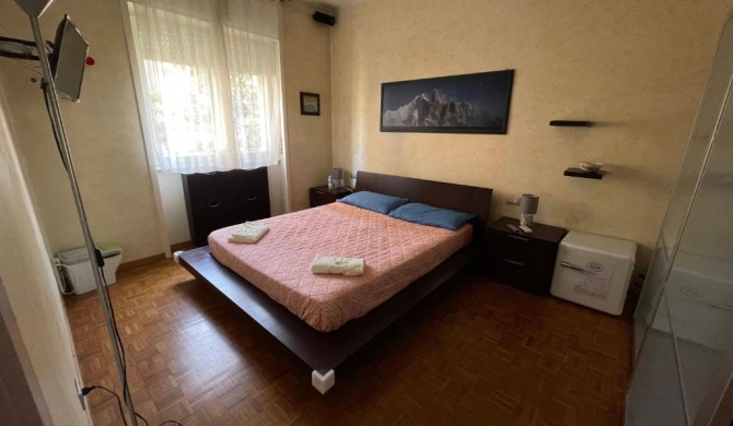 4 bed Apartment in Milano 7 min Duomo up to 6 peop