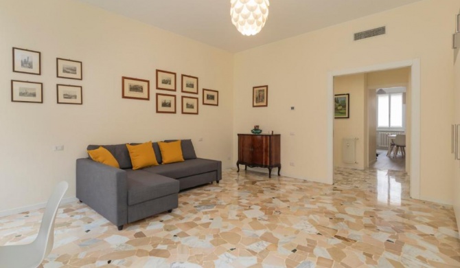 ALTIDO modern 2-bed apartment with balcony