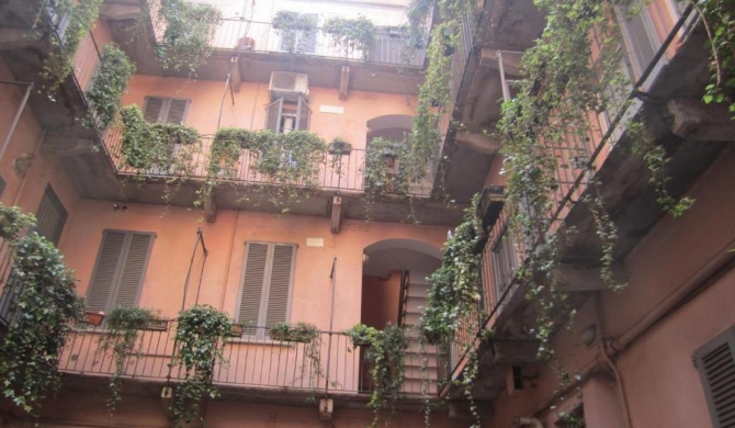 Charming and elegant apartment historic center of Milan