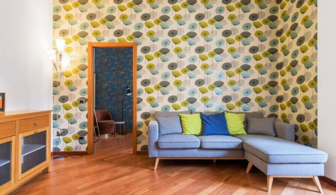 Colored and spacious flat close to Navigli by Easylife