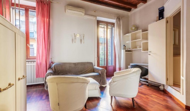 Cozy and fancy studio on the Navigli by Easylife