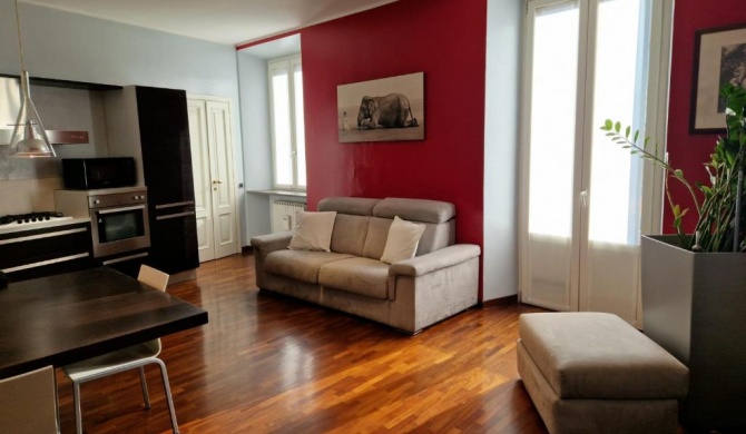 Cozy flat mins walk to Navigli and metro Porta Genova NEW