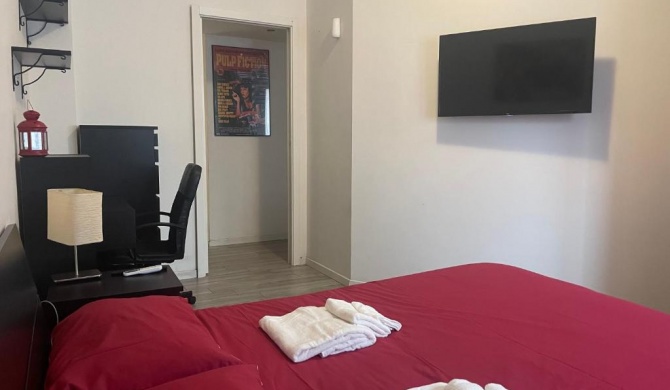 Gardone Apartment - ampio Appartamento con 2 camere da letto - Comodo per Duomo!