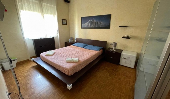 impeccable 3 bedroom house up to 6 people 10 minutes away from Duomo