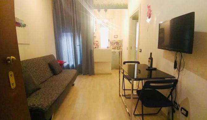 MILAN WHITE APARTMENT CLOSE TO THE METRO