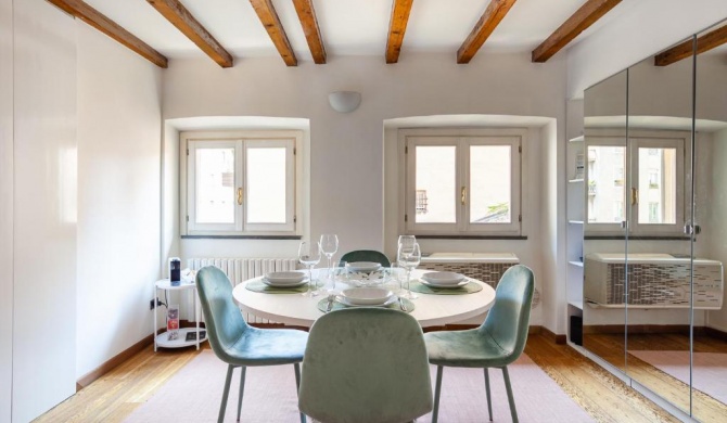 New apt. historical center Milano - Monforte 18