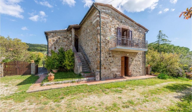 Beautiful home in Massa Marittima GR with 4 Bedrooms and WiFi