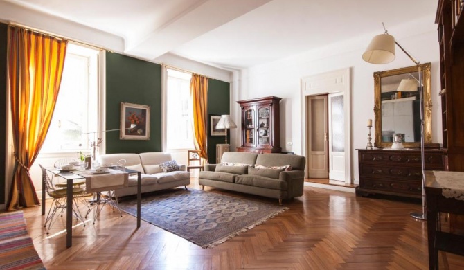 Sophisticated apt near Duomo