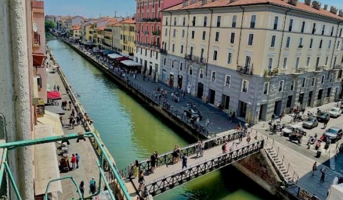 THE MIDDLE HOUSE NAVIGLI- nel cuore dei Navigli