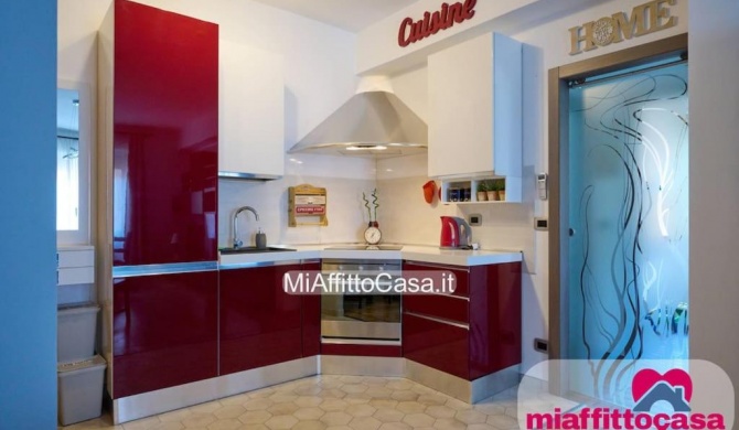 Wissam's Red Kitchen Apartment