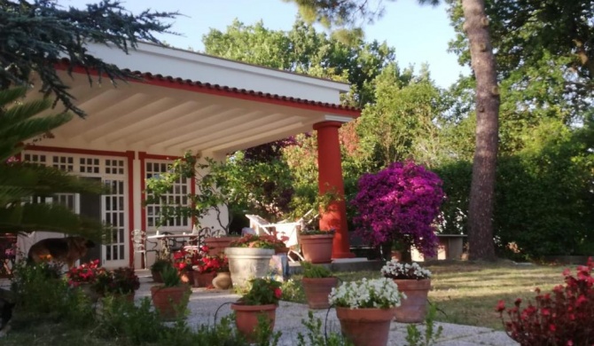 VILLA PANORAMICA CON PISCINA E GIARDINO PER 6 A MINTURNO