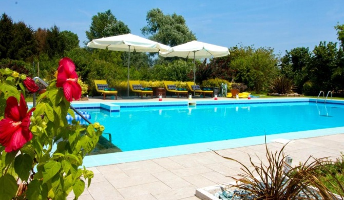 CA' LEONE - Sans Souci - Apartment in Villa with Pool