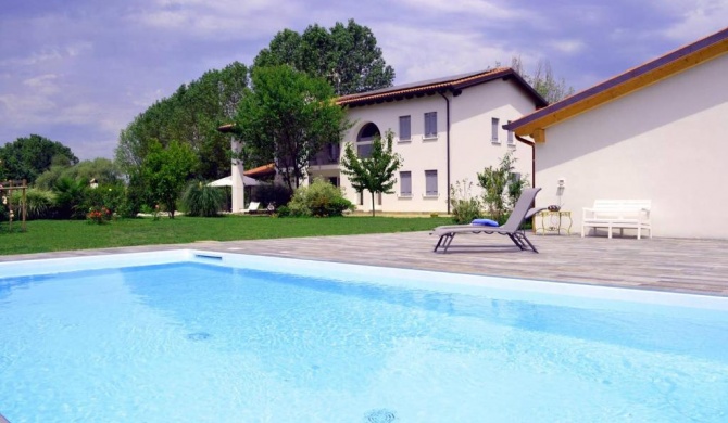 Pool & Garden Il Giardino Di Olga with free parking