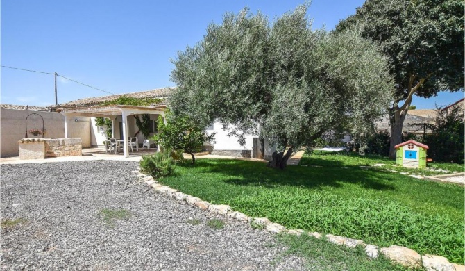 Stunning home in Modica with WiFi and 2 Bedrooms