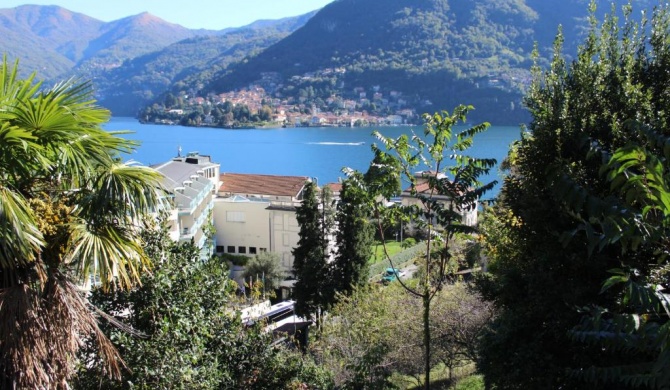 Charming Villa with Lake view in Moltrasio